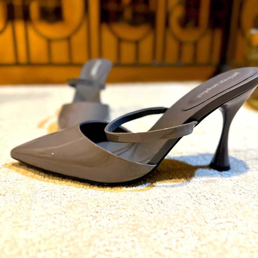 Jeffrey Campbell Patent Leather Grey Pumps